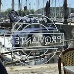 Downtown Sailboat - Vega 1 Gotemburgo