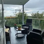 Villalägenhet I Askim Med Havsutsikt