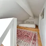 Big Bright Loft On Andra Langgatan