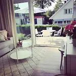Apartment Eget Hus I Oergryte. Goeteborgs Baesta Laege!
