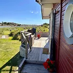 Backstugan - Litet Hus Med Storslaget Laege Gothenburg