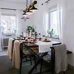 Haha Nordic Partille Spacious 2br Near Center With Garden & Parking Rum i privatbostad Göteborg