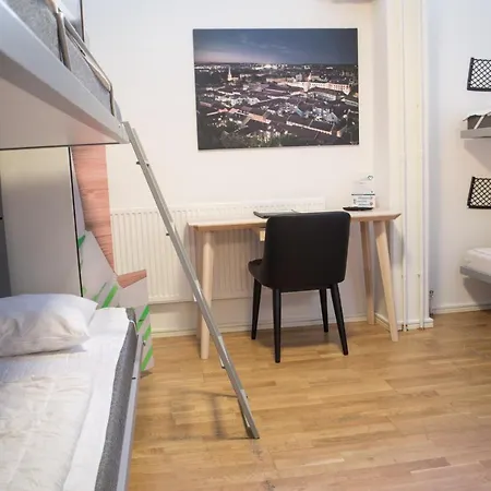 Slottsskogens Хостел *