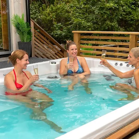 Treetop Hangout & מלון גטבורג