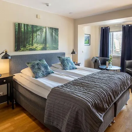 Treetop Hangout & מלון גטבורג