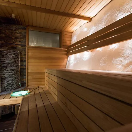 Treetop Hangout & מלון גטבורג