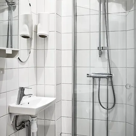 Couette-café Ow, By A&j - Familj & Bilen & Hunden - Liseberg & Avenyn! Göteborg