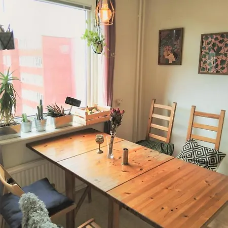 Lägenhet Spacious Flat With Balcony In Central & Hip Area Göteborg