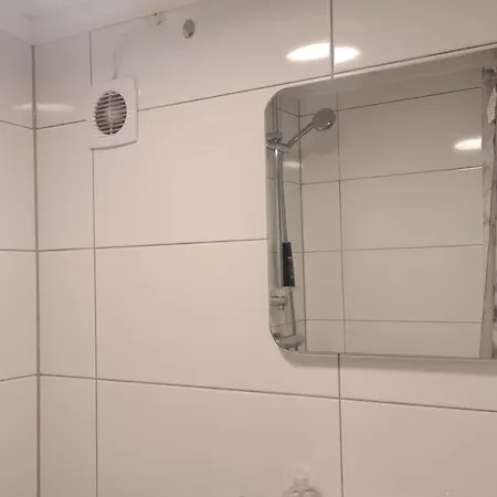 Apartment Laegenhet Naera Centrum