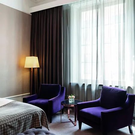 Elite Plaza Hotel 4*