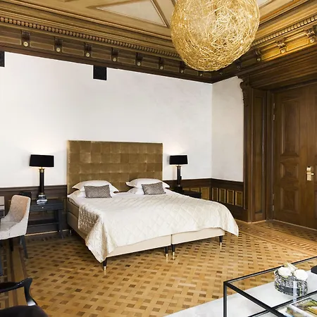 Elite Plaza Hotel