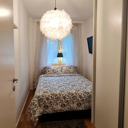 Cozy In The Center Of *