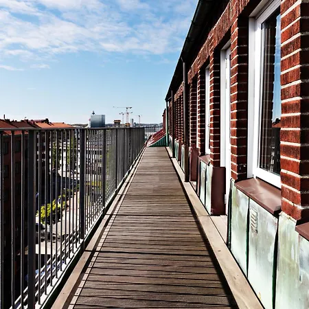 Sure By Western Arena Hotel