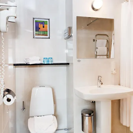 Center - Sure By Western Отель