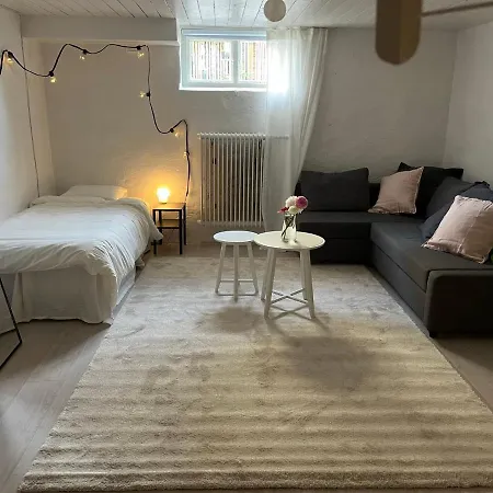 Spacious & Affordable Stay, 8 Sleeps With Garden! Апартаменты Гётеборг