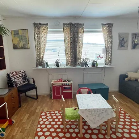 Сasa de vacaciones 5 Person In Vaestra Froelunda