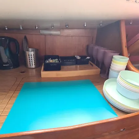 Downtown Sailboat - Vega 2 예테보리