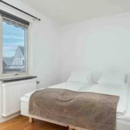 Homestay White & Bright In A Shared