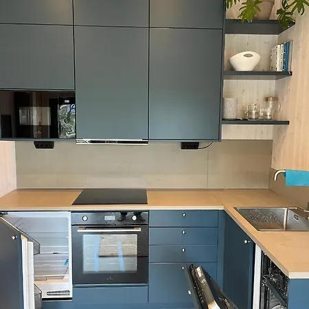 Mysigt Attefallshus Med Naerhet Och Hav