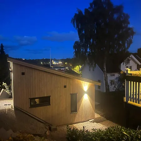 아파트 Mysigt Attefallshus Med Naerhet Och Hav *