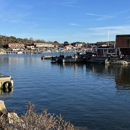 Mysigt Attefallshus Med Naerhet Och Hav *