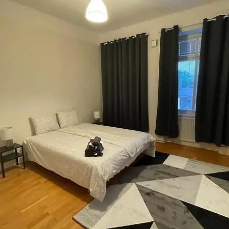Luxury In City Centre Apartment