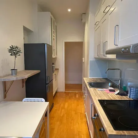 Luxury In Centre Apartment
