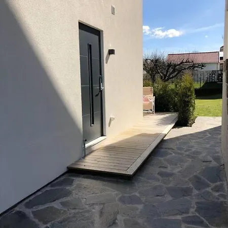 Appartement Eget Hus I Oergryte. Goeteborgs Baesta Laege!