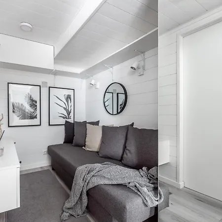 Waterfront Отель 4*