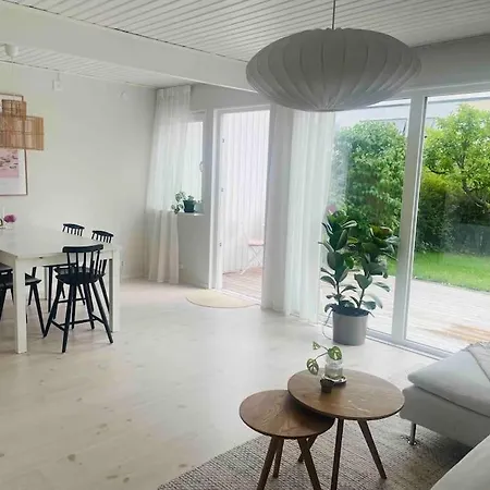 Villa Barnvaenligt Radhus Naera Bade Stan Och Hav *