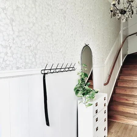 In House With View And Free Parking Apartment *