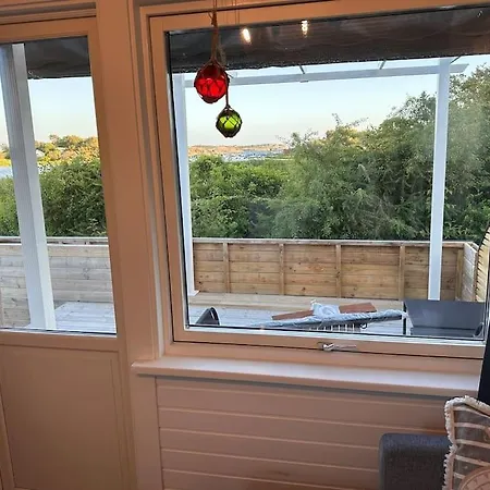 Feriehus Backstugan - Litet Hus Med Storslaget Laege
