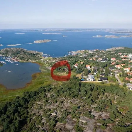 Feriehus Backstugan - Litet Hus Med Storslaget Laege