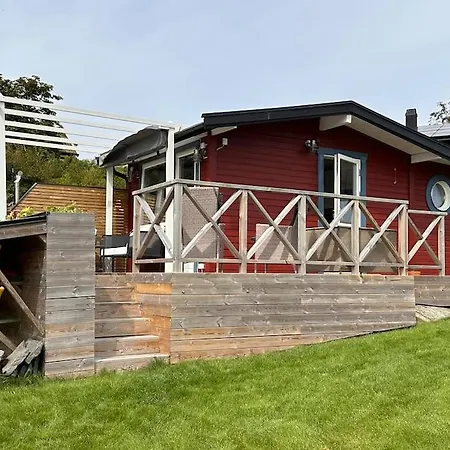 Backstugan - Litet Hus Med Storslaget Laege Göteborg