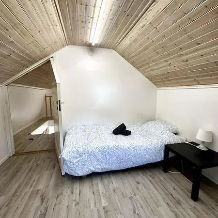 Workers House Near Volvo Apartment *