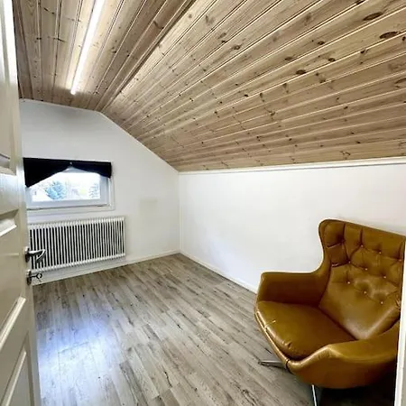 Workers 10-rooms Near Volvo