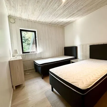 The Volvo House For Workers With Free Parking וילה