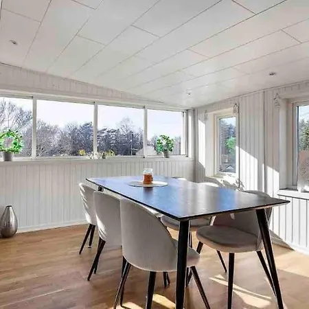 빌라 Mysigt Hus Med & Jacuzzi I Olofstorp *
