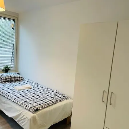 Hus Med 12 Baeddar Naera Och Gratis Parkering