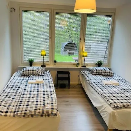 Hus Med 12 Baeddar Naera Och Gratis Parkering *