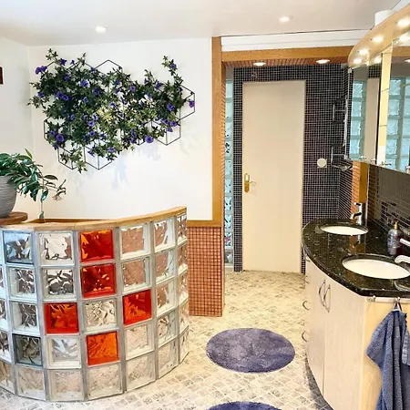 Aekta Apartment