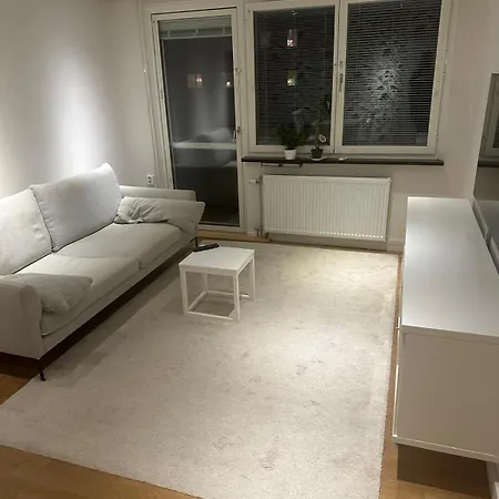 Modern With Balconies And Full Kitchen For Up To 5 Guests