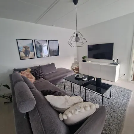 Mysigt Radhus I Fiskebaeck *