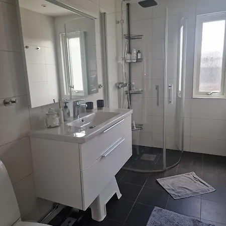 Mysigt Radhus I Fiskebaeck Villa *