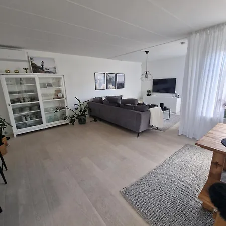 Mysigt Radhus I Fiskebaeck Villa *