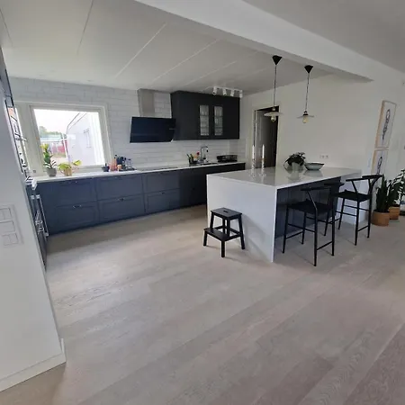 Mysigt Radhus I Fiskebaeck Gothenburg