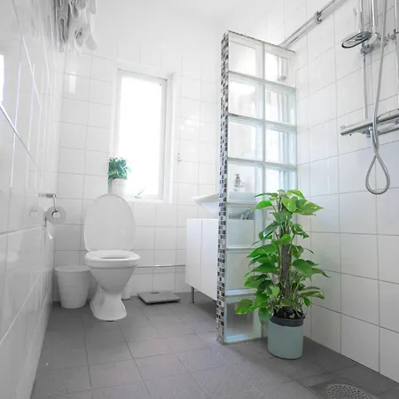 Haha Nordic Partille Spacious 1br Near Center With Garden & Parking *