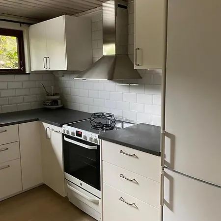 Apartamento Mysig Laegenhet Med Villakaensla Gotemburgo