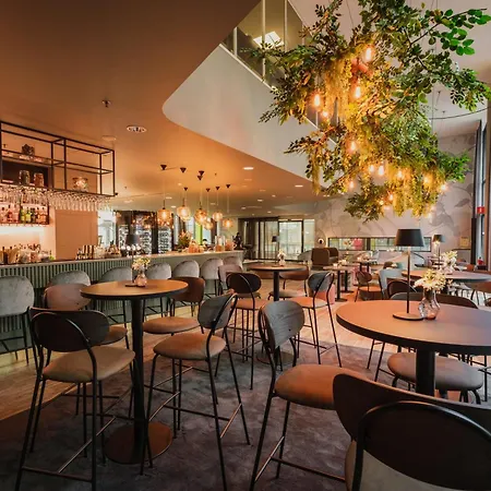 Hyatt Place Hotel 4*