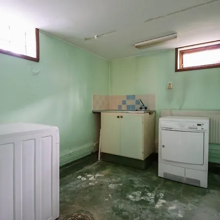 ヴィラ Workers House Near Volvo *